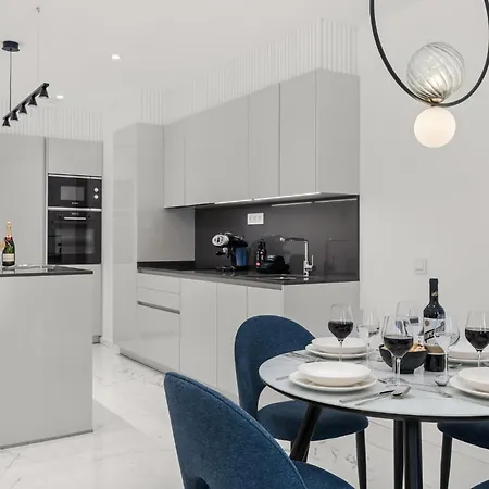 7 Luxury By Karat Apartment