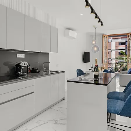 7 Luxury By Karat Apartment