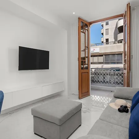 7 Luxury By Karat