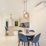7 Luxury By Karat Apartment
