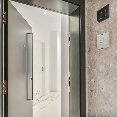 7 Luxury By Karat Apartment